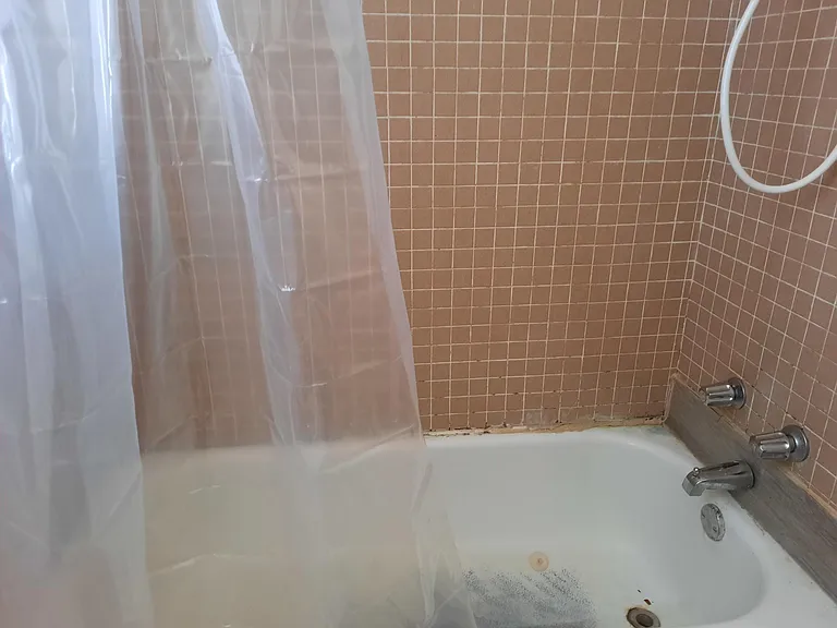 812 E Walnut St — Photo 26