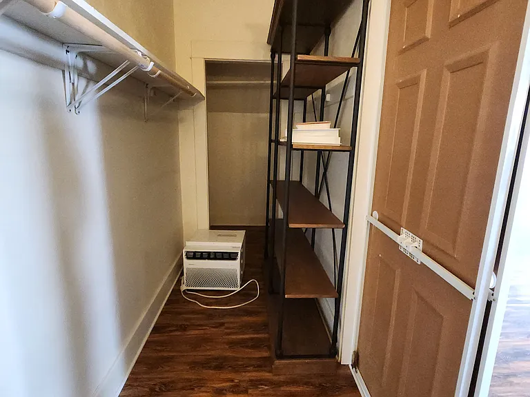 1544 S Van Ness Ave — Photo 9