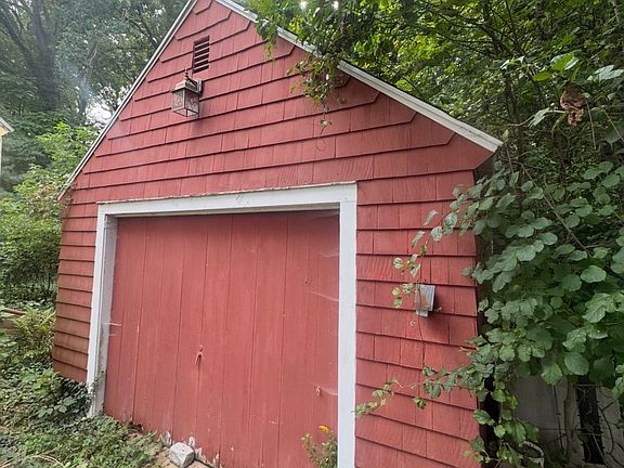 3rd image of 64 Bolton Street