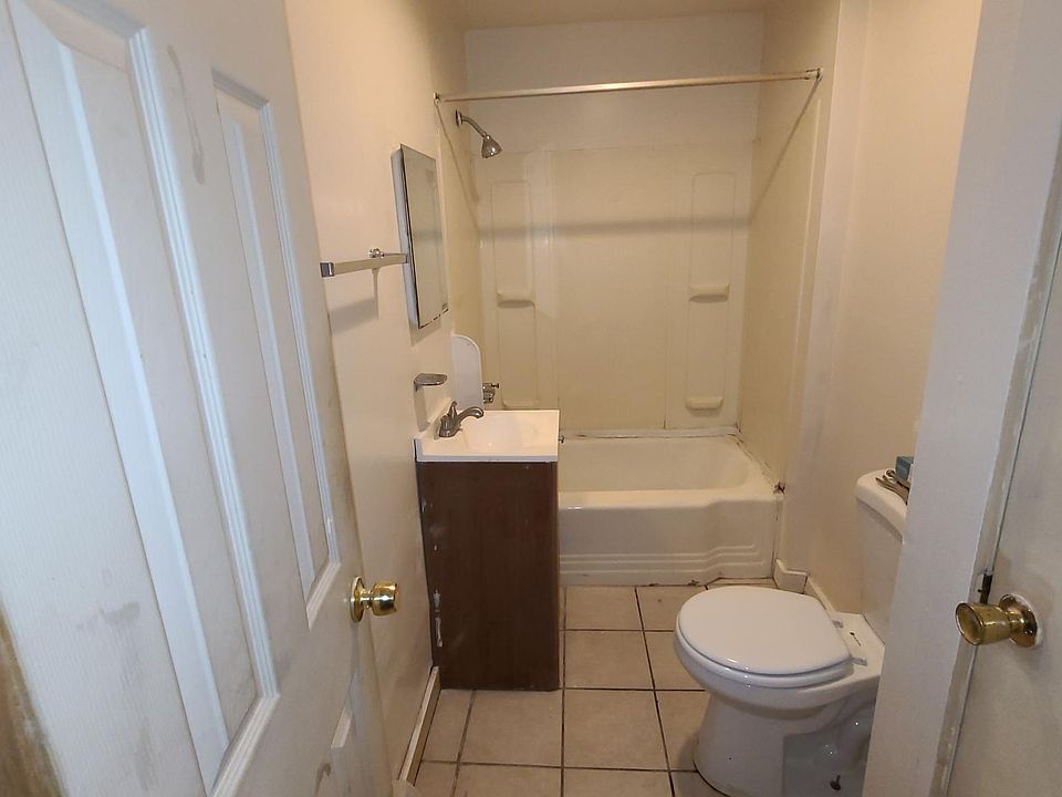 1st image of 119 East Ave