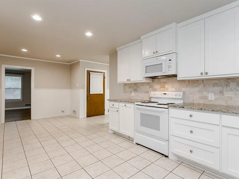 4808 Terrace Trl — Photo 5