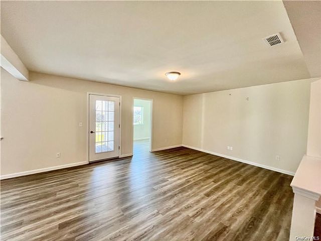 2nd image of 206 Golf Links Rd #424