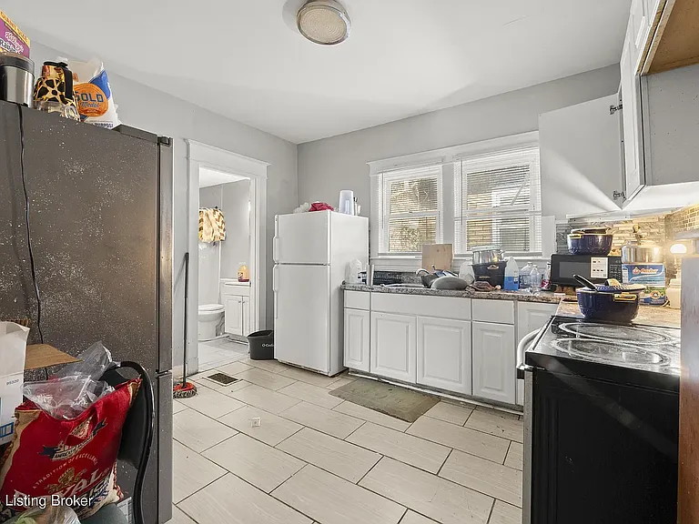 1456 Beech St — Photo 8