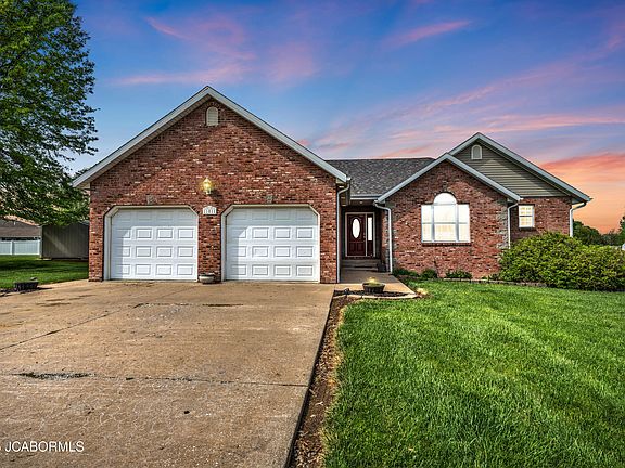 2nd image of 11011 Maple Leaf Ln