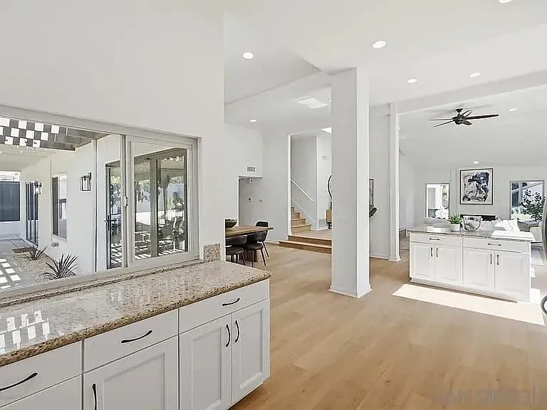10260 Meadowview Dr — Photo 18