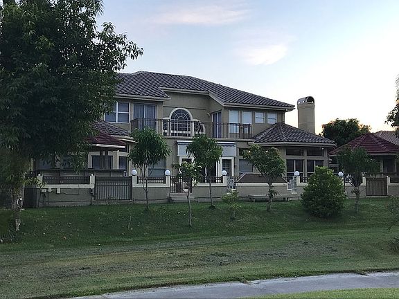 2nd image of 7901 Bayou Club Blvd