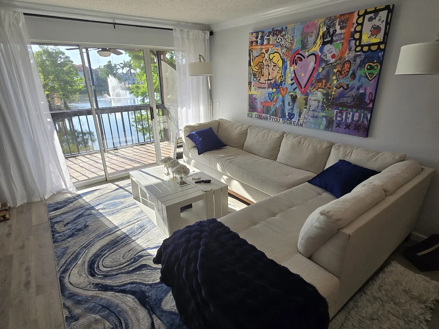 3 bed, 2.5 bath, 1294 sqft, $2,700 — Photo 2