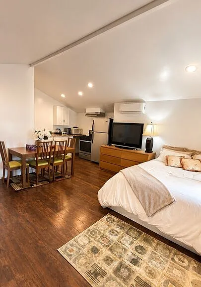 5240 Buffalo Ave — Photo 10