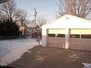 2nd image of 1403 Josephine St