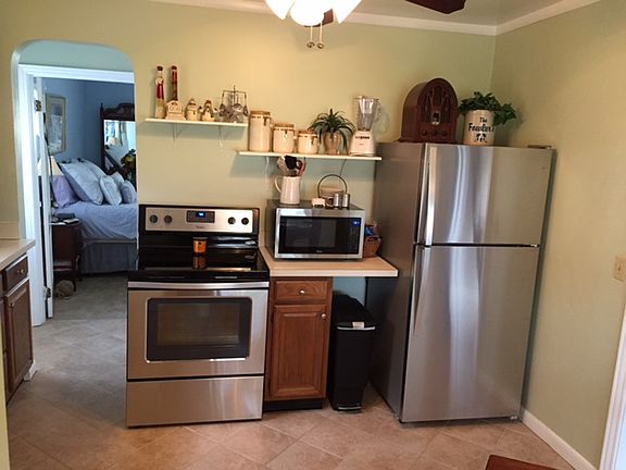 All Appliances Stay!!!