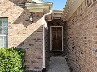 10431 Tree Hollow Cir, La Porte, TX 77571