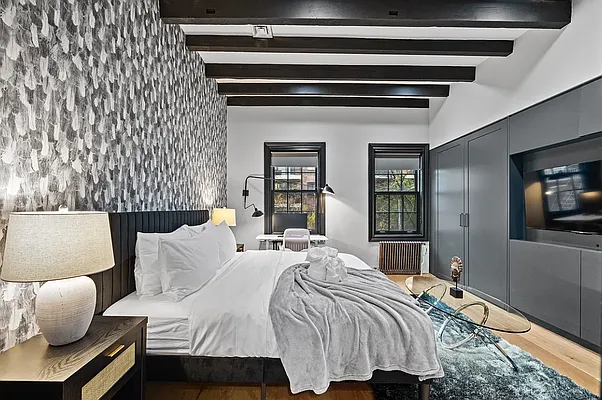 Rented by Compass | media 11