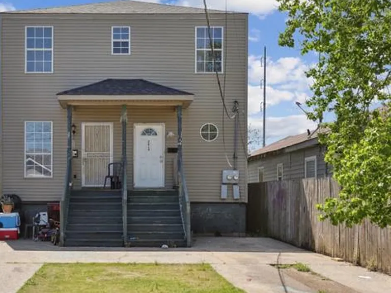 2612-2614 Annette St — Photo 1