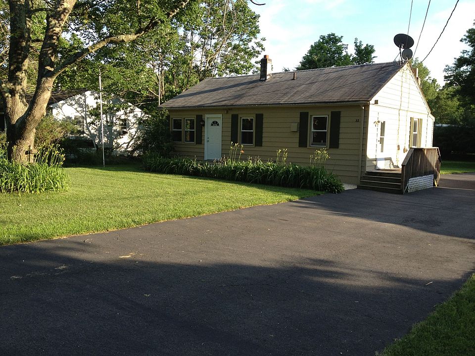 Front of house from driveway