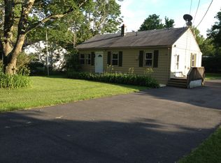 32 Hornerstown Rd, Cream Ridge, NJ 08514