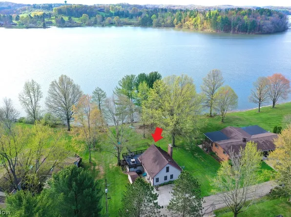 1271 Arrowhead Dr SW, Dellroy, OH 44620