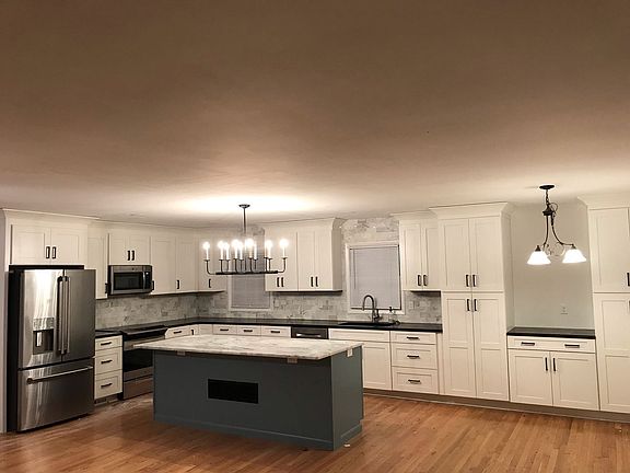 3rd image of 4469 Leonora Dr