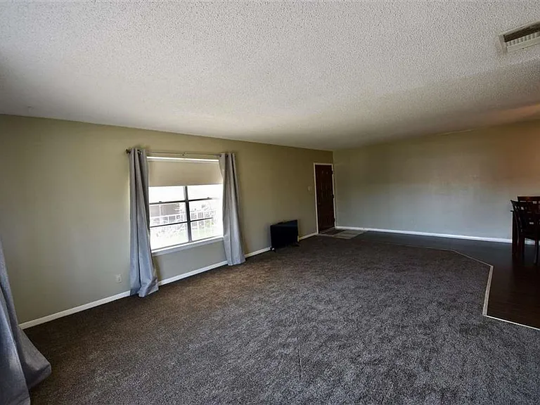 100 Royal Way Dr #4D — Photo 8