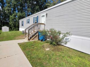 9350 River Dr, Linden, MI 48451