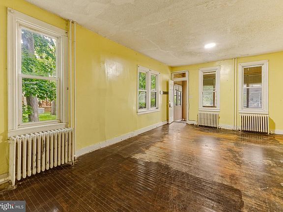4th image of 246 Rutland Ave