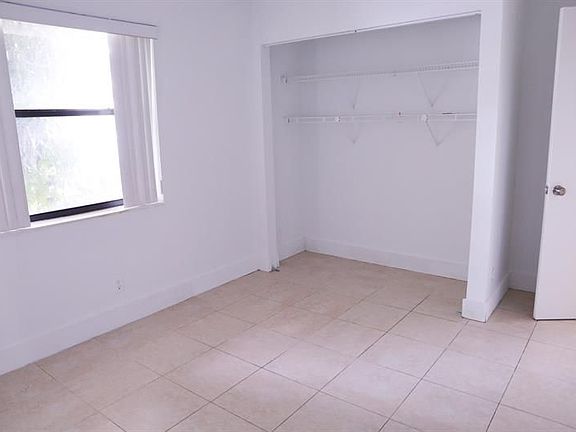 5th image of 6731 N Parkway Dr