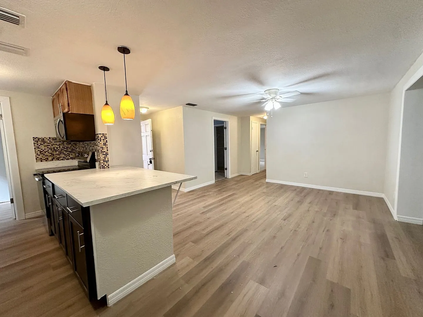 Fantastic 3br/1ba Single Family Home In Ridge Crest Acres Subdivision — Photo 4