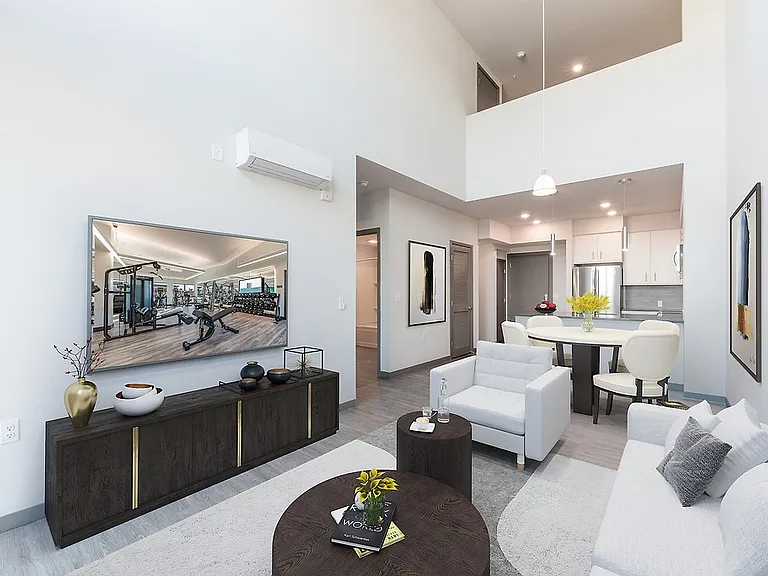 Mylo Santa Clara — Photo 15