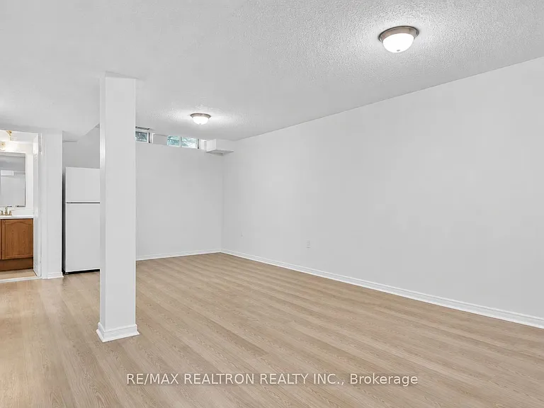116 Andona Cres — Photo 31