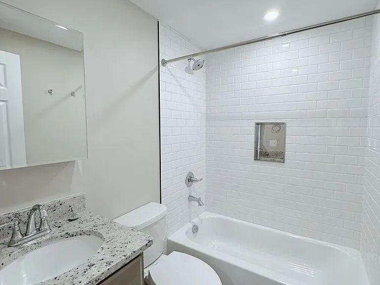 409 Price Ave #A — Photo 11