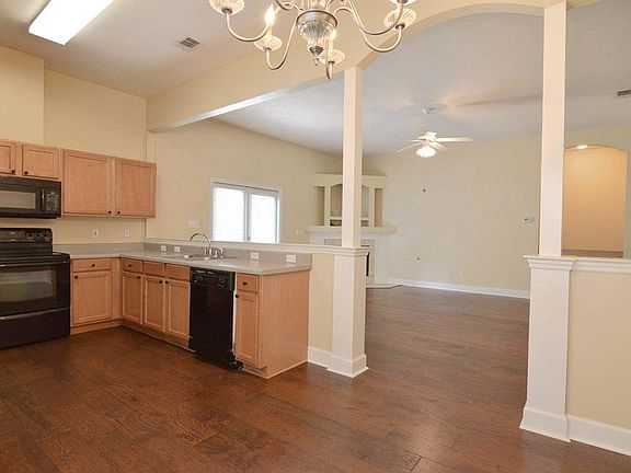 5th image of 8621 Milford Ct
