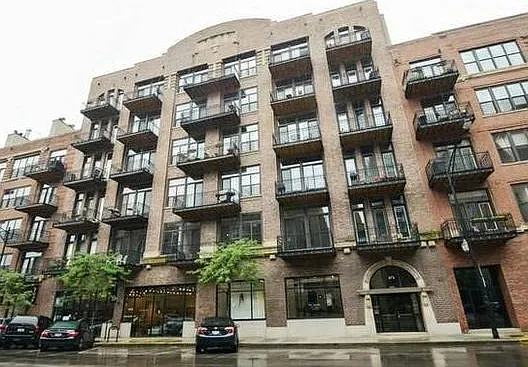 375 W Erie St #321 — Photo 1