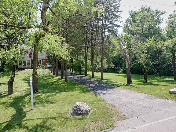 5th image of 19W720 109th St Lot 3 & 4