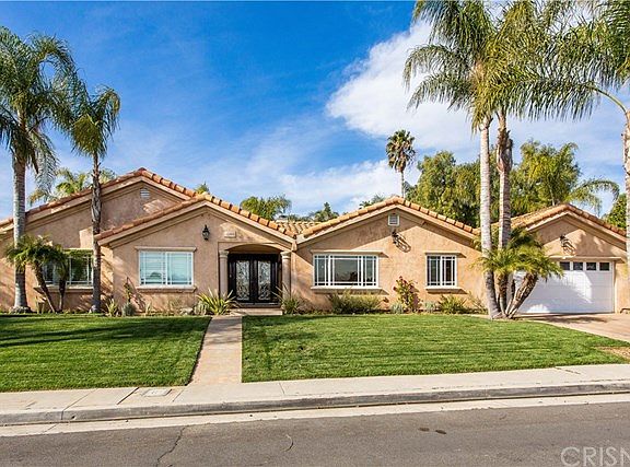 2nd image of 15309 Larkspur St