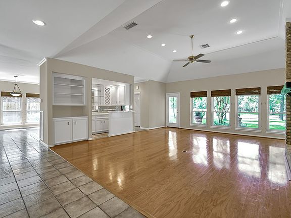 4th image of 3303 Pine Chase Dr