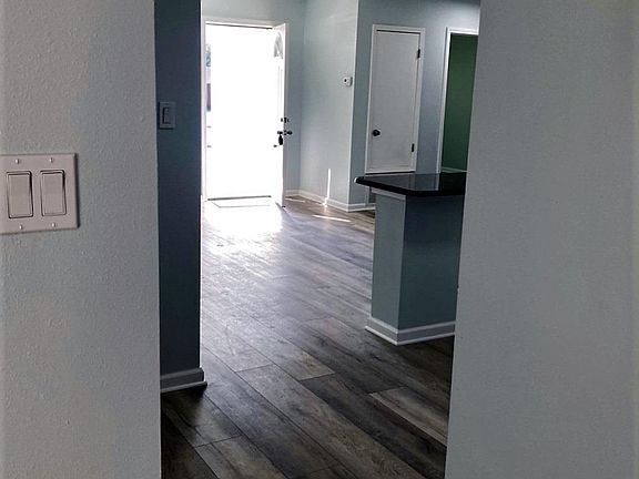 3rd image of 704 Massachusetts Ave