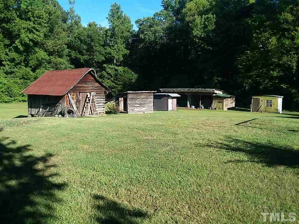 2nd image of 2802 Hamlin Rd