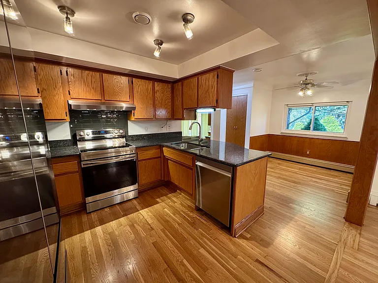 17 Avonwood Blvd — Photo 12