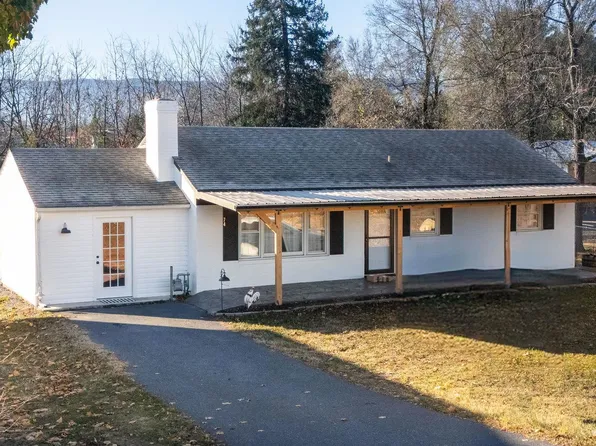 74 Parker Rd, Stuarts Draft, VA 24477