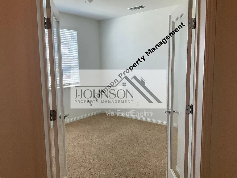 2717 Rabbit Hollow Dr — Photo 7