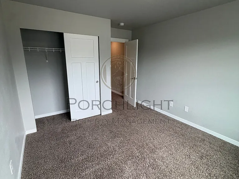 2102 Snowbush St — Photo 23