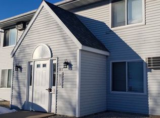 687 Wood Violet Ln APT 1, Sun Prairie, WI 53590