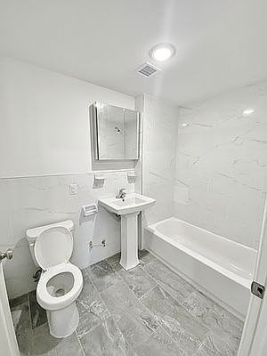 5th image of 25-28 Broadway #7D