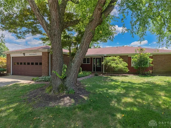 2276 Whispering Willow Cir, Dayton, OH 45440