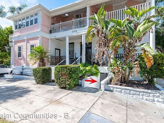 2nd image of 656 Beach Dr NE APT 01