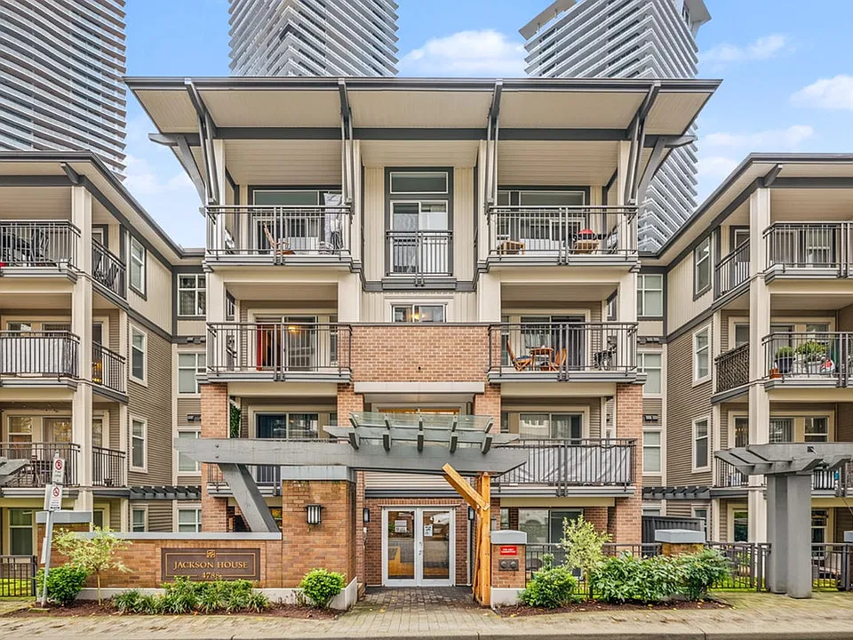 4728 Brentwood Dr #213