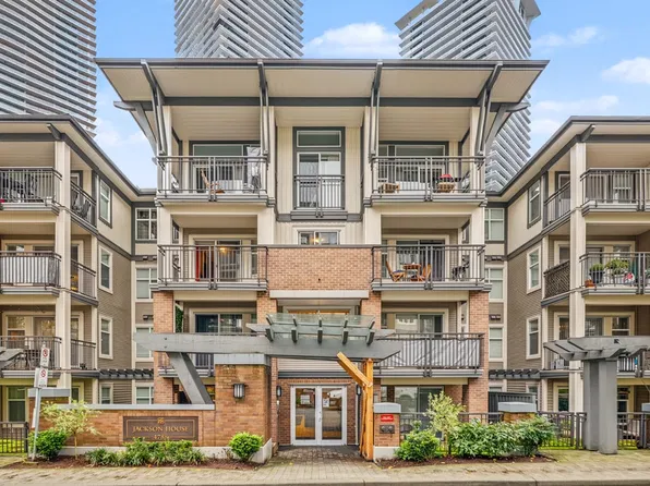 4728 Brentwood Dr #213, Burnaby, BC V5C 0G2