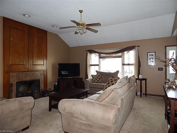 3rd image of 9712 Tannery Way