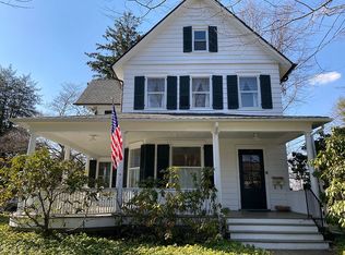 42 S Main St, Cranbury, NJ 08512