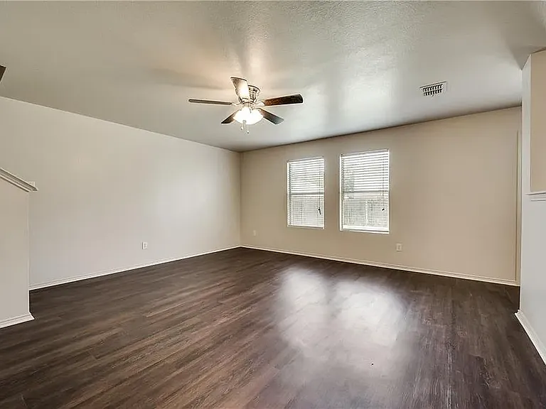 1109 Boxwood Dr — Photo 11