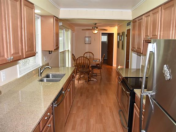 3rd image of 1620 Cynthia Dr
